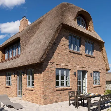 Haus Deichblick 2 Holiday home *